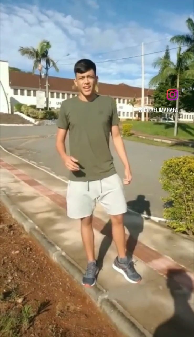 Cartazes na universidade